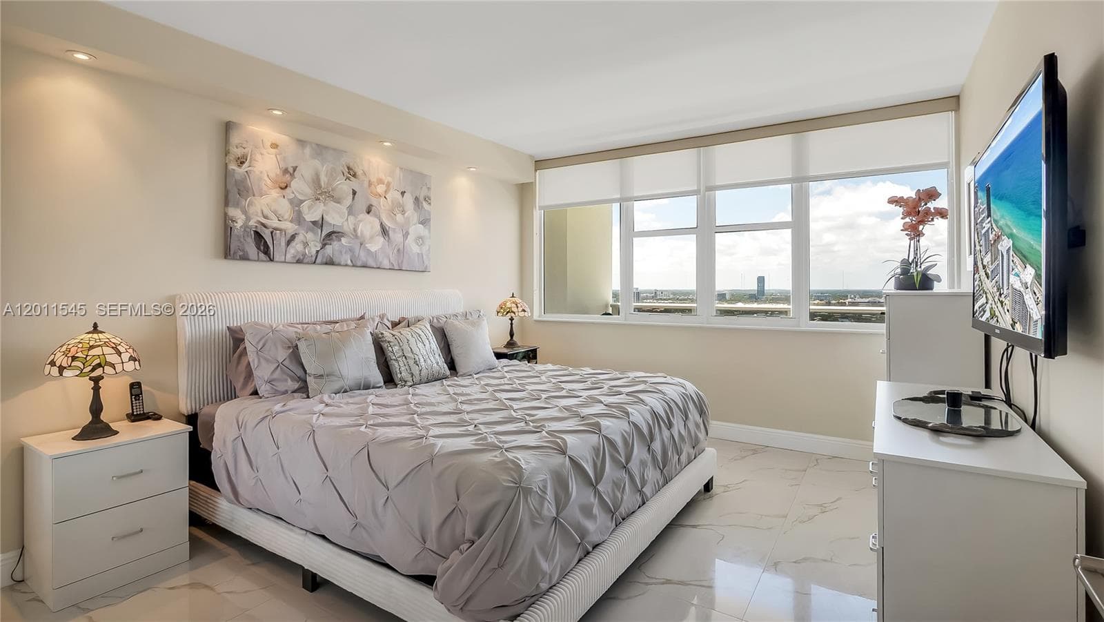 3140 Ocean Dr (Avail Now- Nov 15, 2026) 2411 photo 24