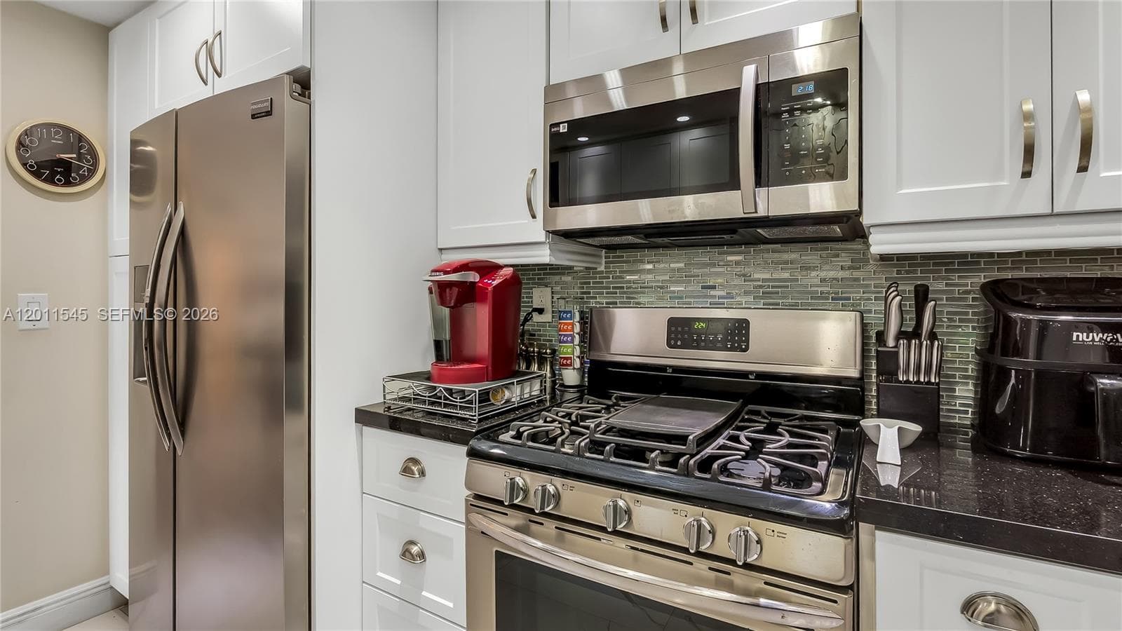 3140 Ocean Dr (Avail Now- Nov 15, 2026) 2411 photo 14