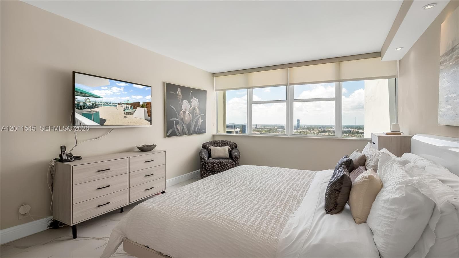3140 Ocean Dr (Avail Now- Nov 15, 2026) 2411 photo 18