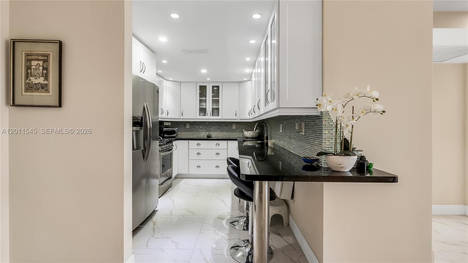 3140 Ocean Dr (Avail Now- Nov 15, 2026) 2411 photo 11