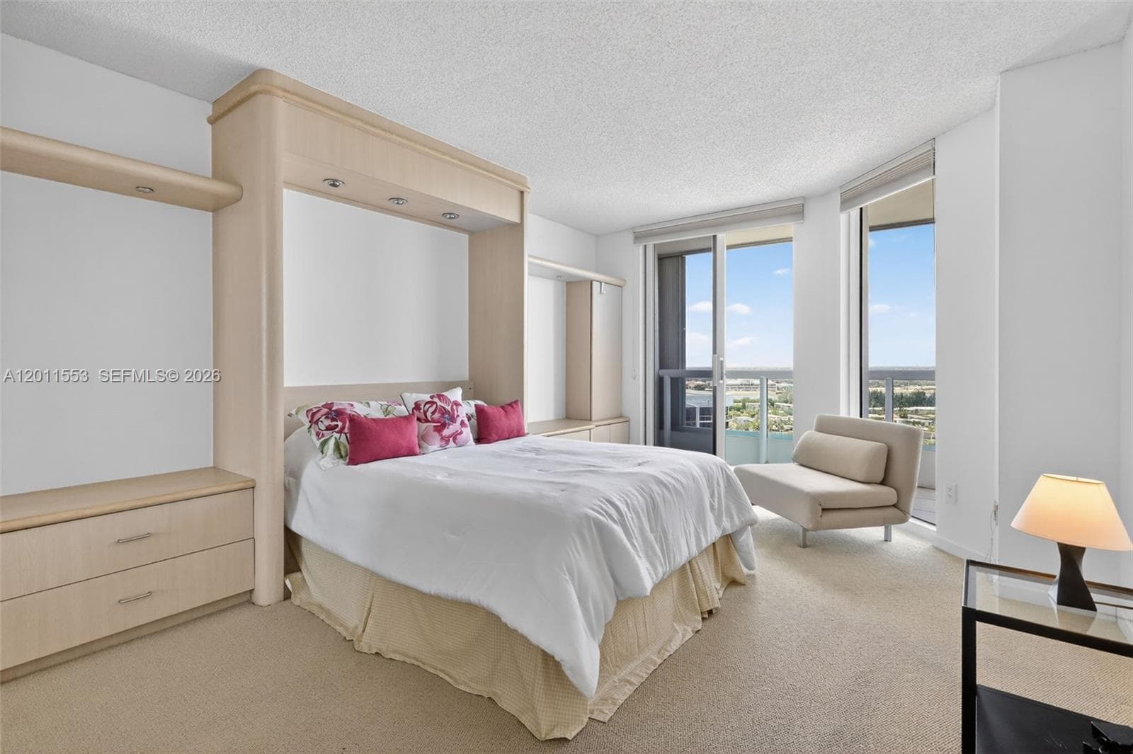 21205 YACHT CLUB DR 2409 photo 23