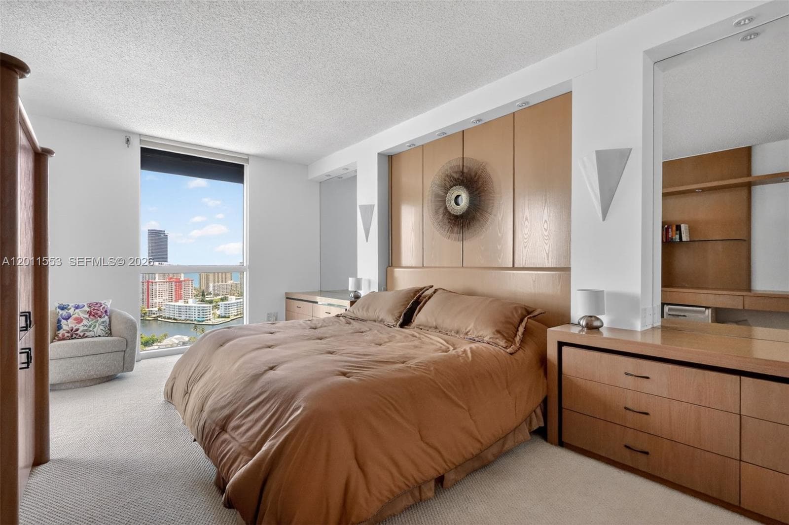 21205 YACHT CLUB DR 2409 photo 17