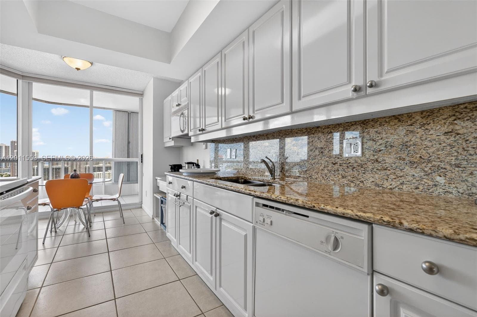 21205 YACHT CLUB DR 2409 photo 7