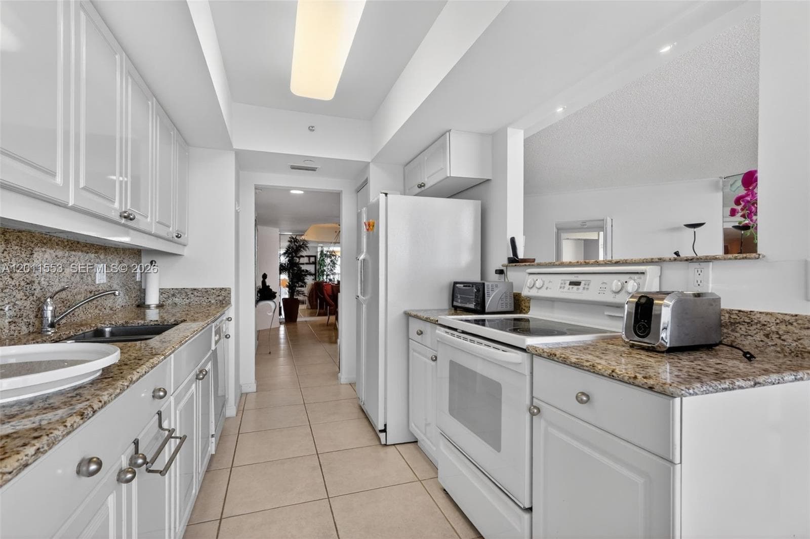 21205 YACHT CLUB DR 2409 photo 8