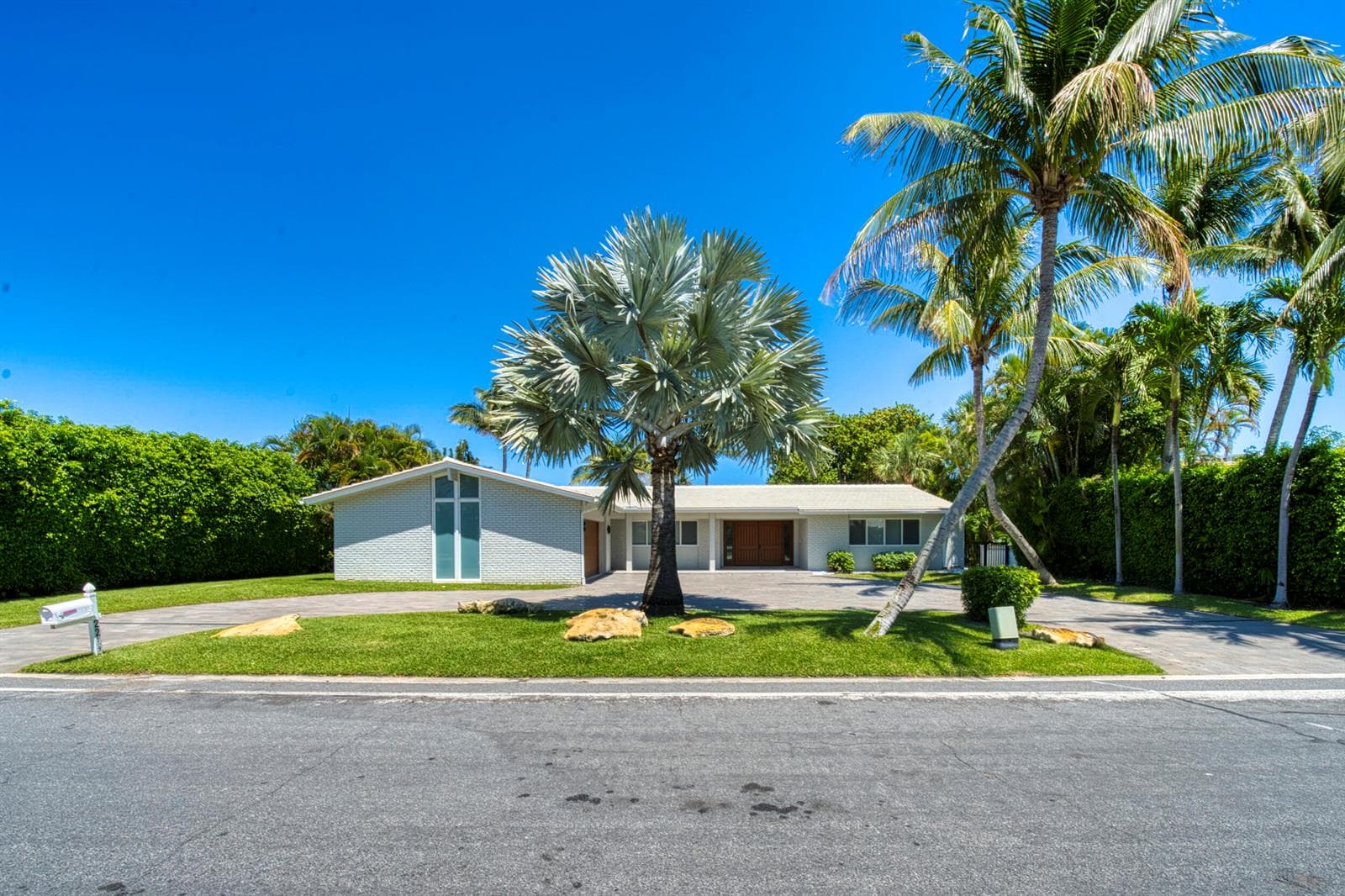 2259 Ibis Isle Road E photo 2