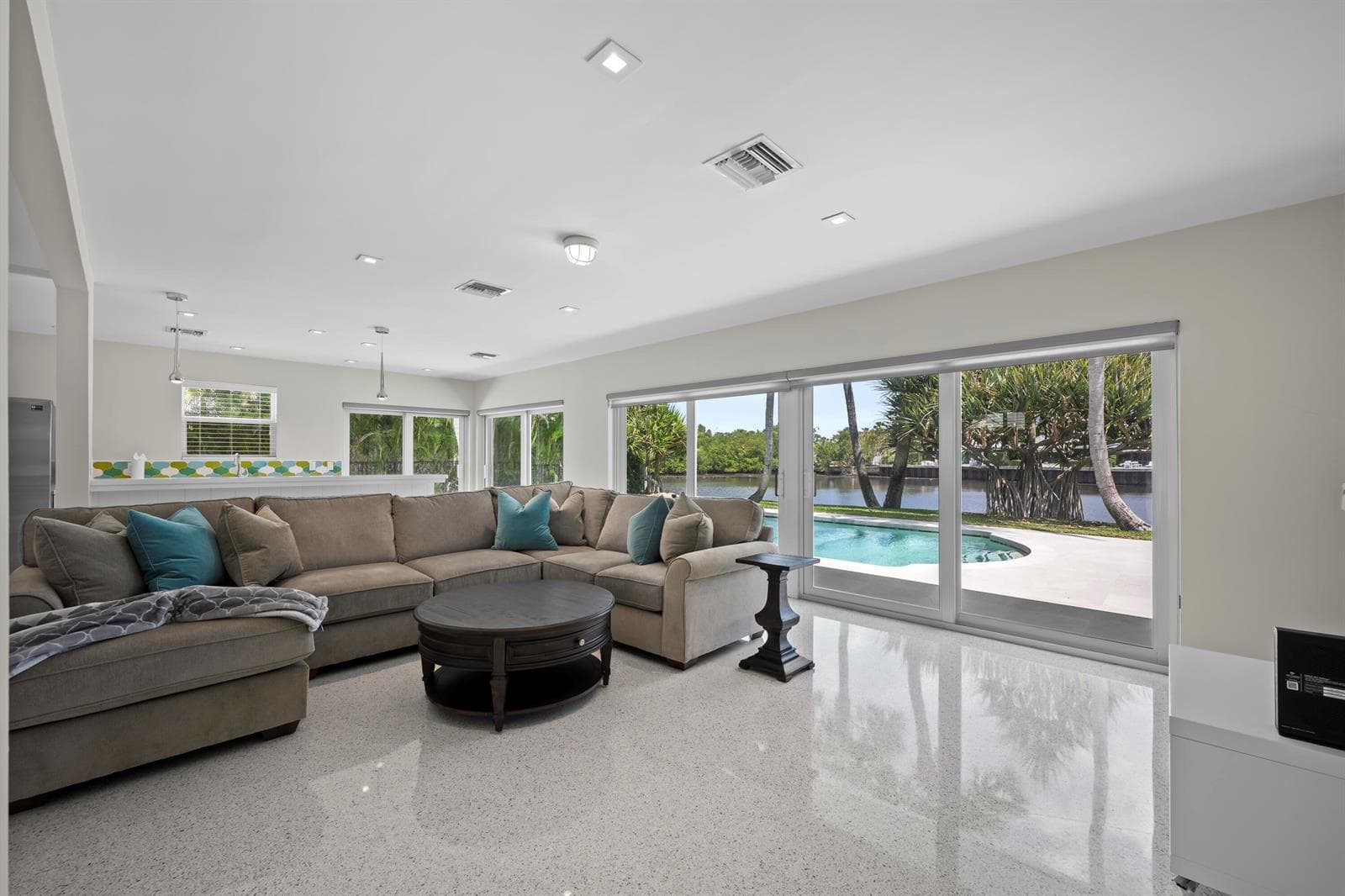 2259 Ibis Isle Road E photo 7