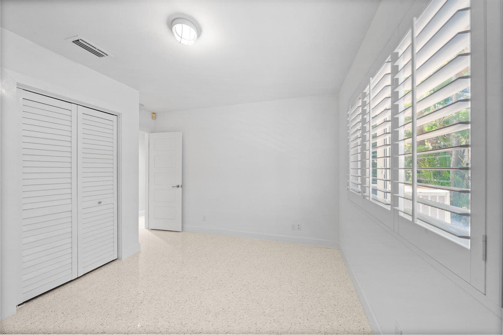 2259 Ibis Isle Road E photo 19