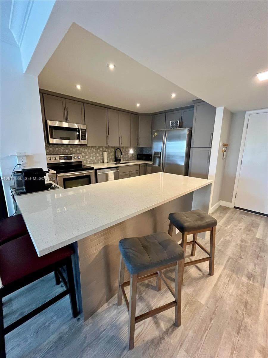 1801 Ocean Dr 203 photo 12