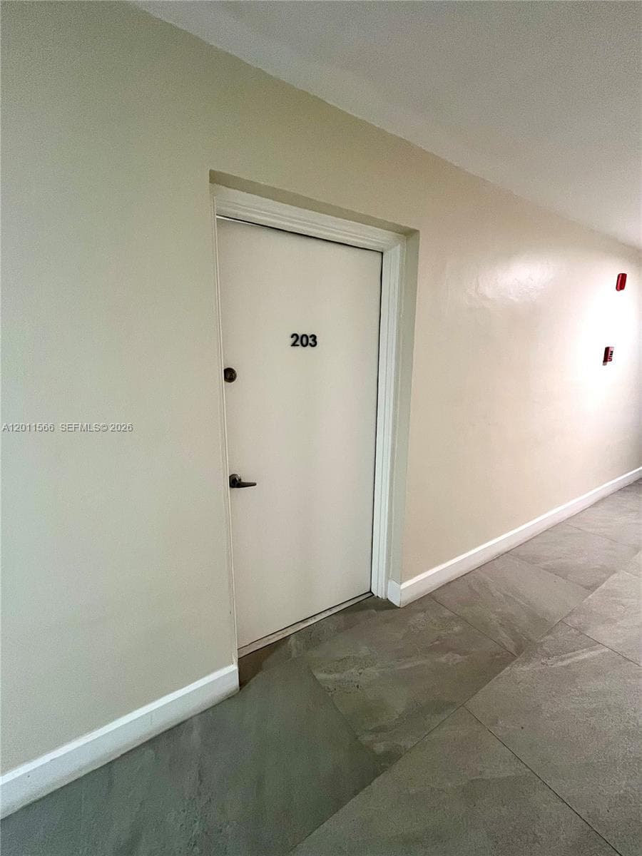 1801 Ocean Dr 203 photo 22