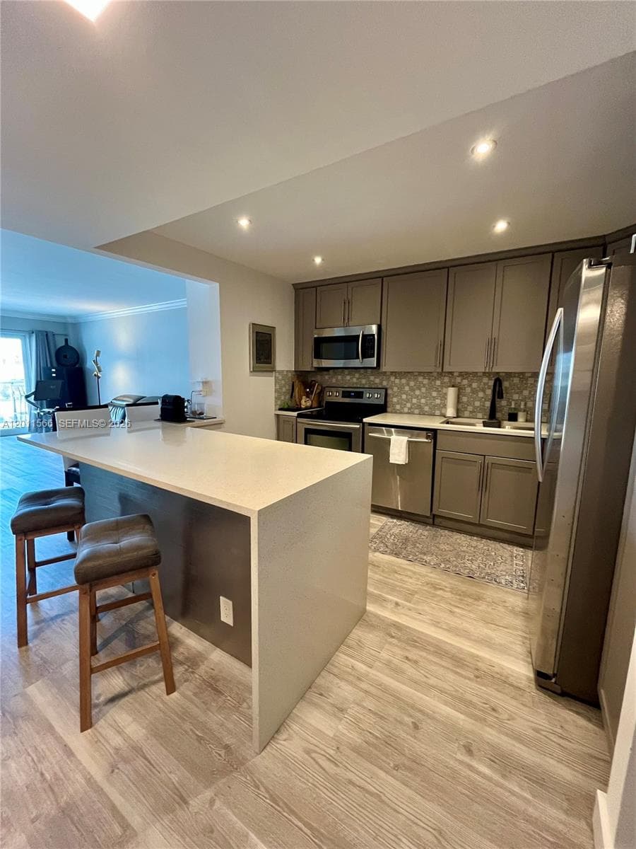 1801 Ocean Dr 203 photo 10