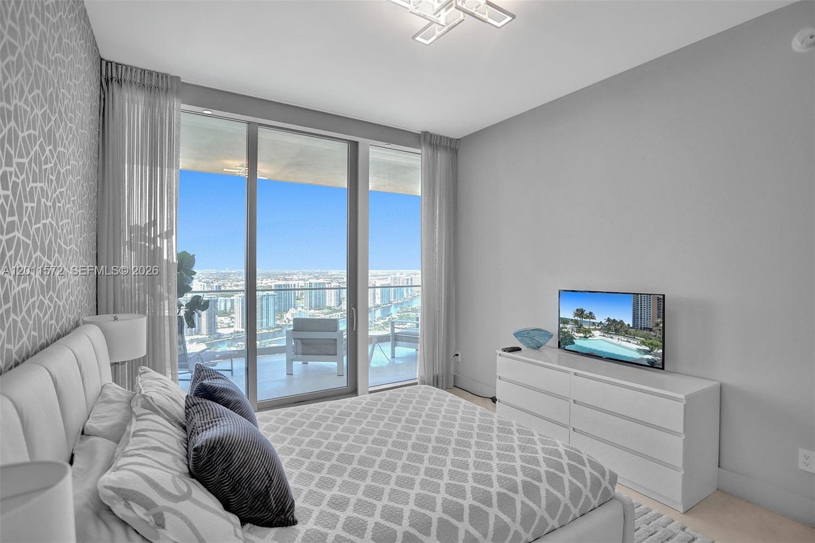 18975 Collins Ave 4302 photo 20