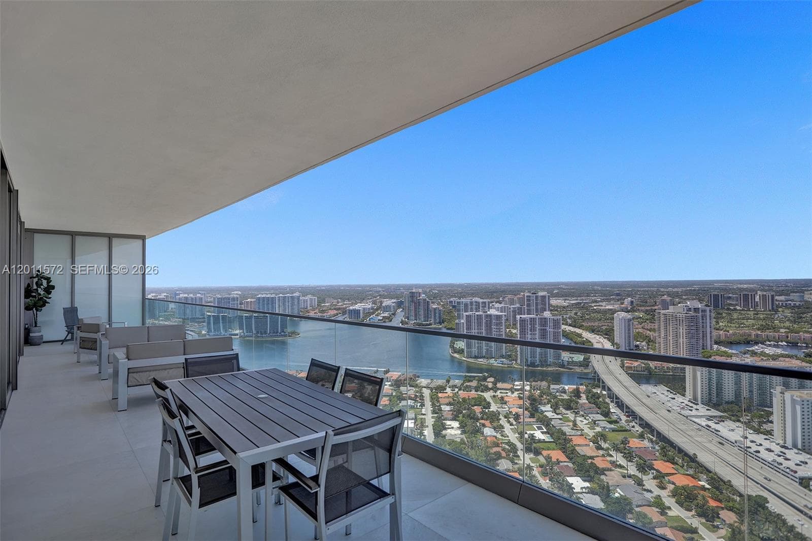 18975 Collins Ave 4302 photo 25