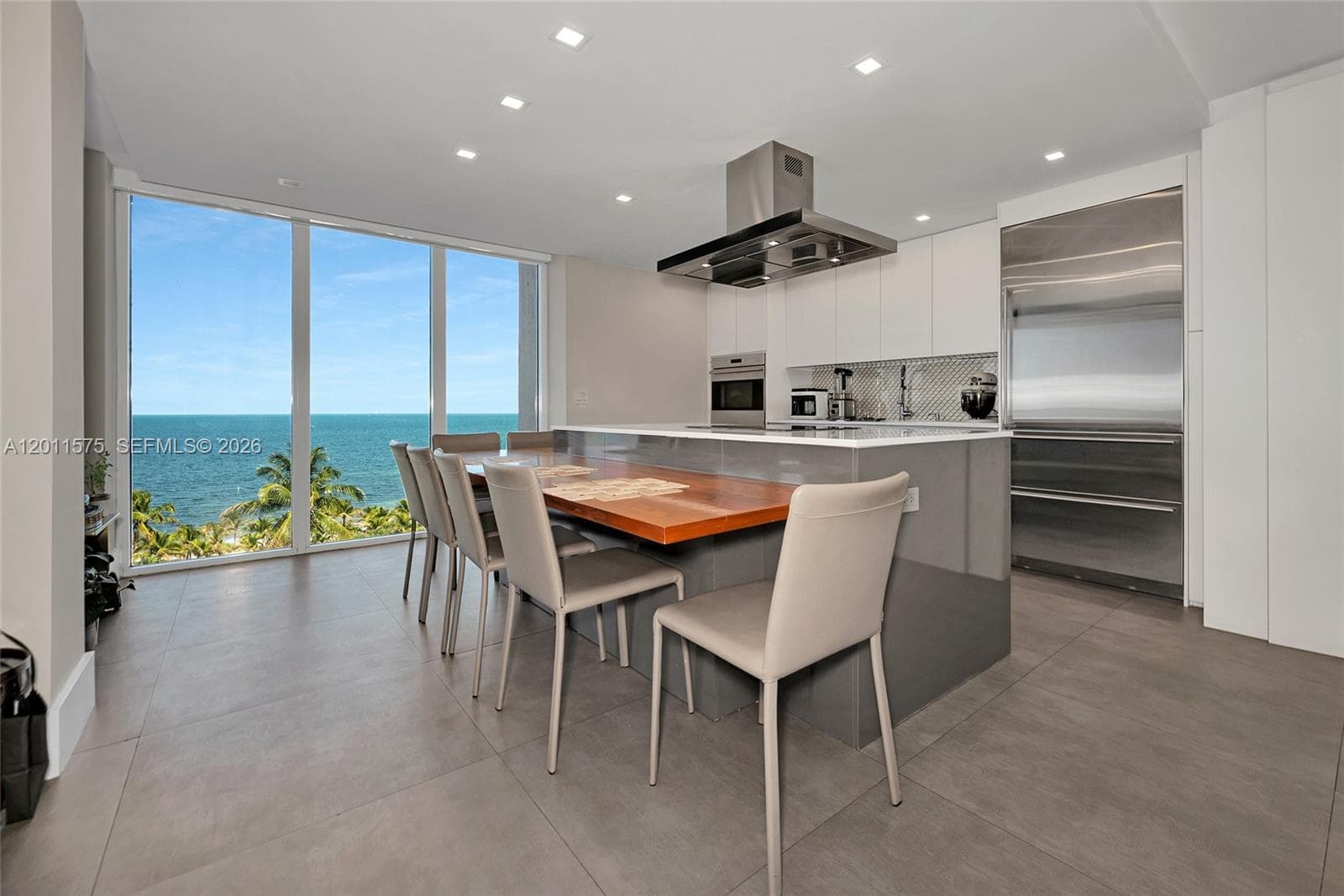 881 Ocean Dr 7D photo 17