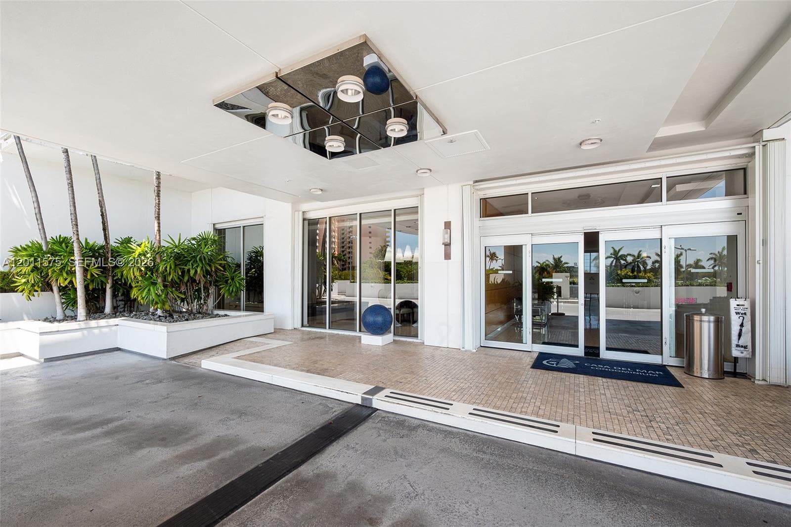 881 Ocean Dr 7D photo 7