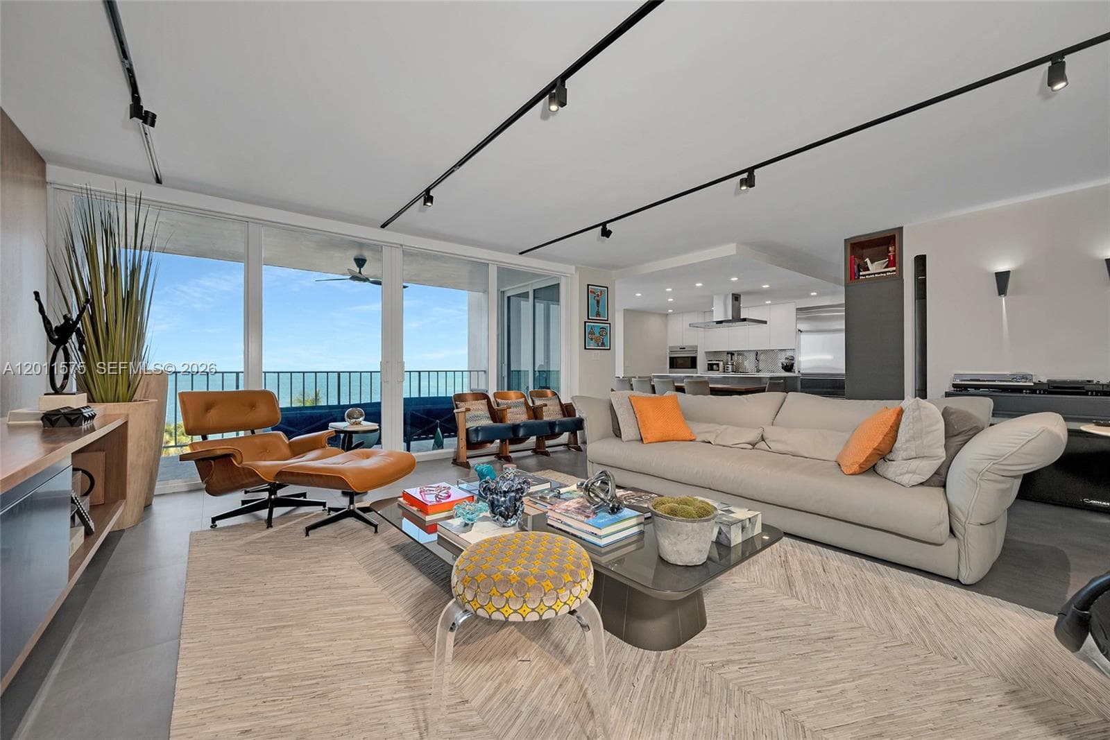 881 Ocean Dr 7D photo 1