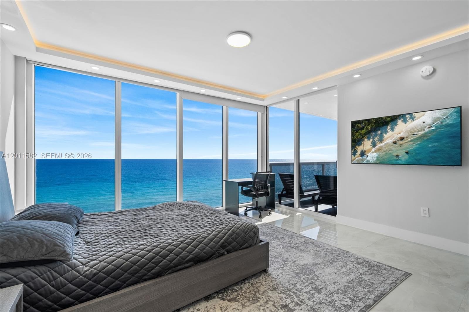 1830 Ocean Dr 1002 photo 23
