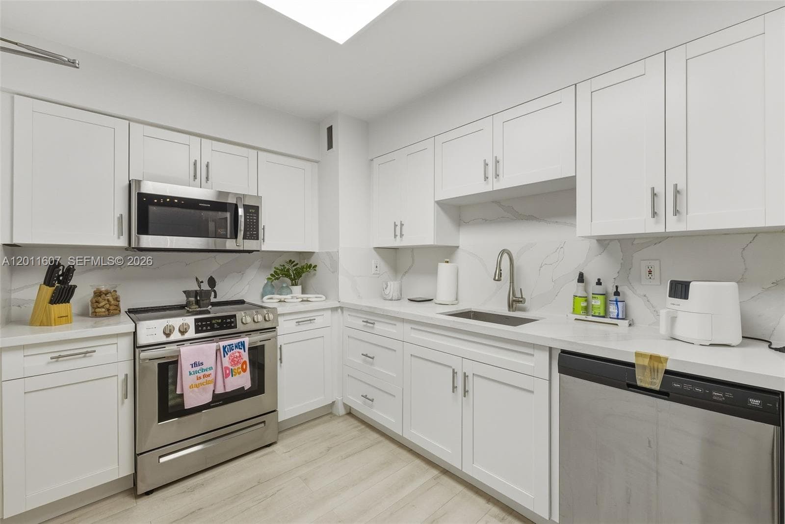 9195 Collins Ave 404 photo 12