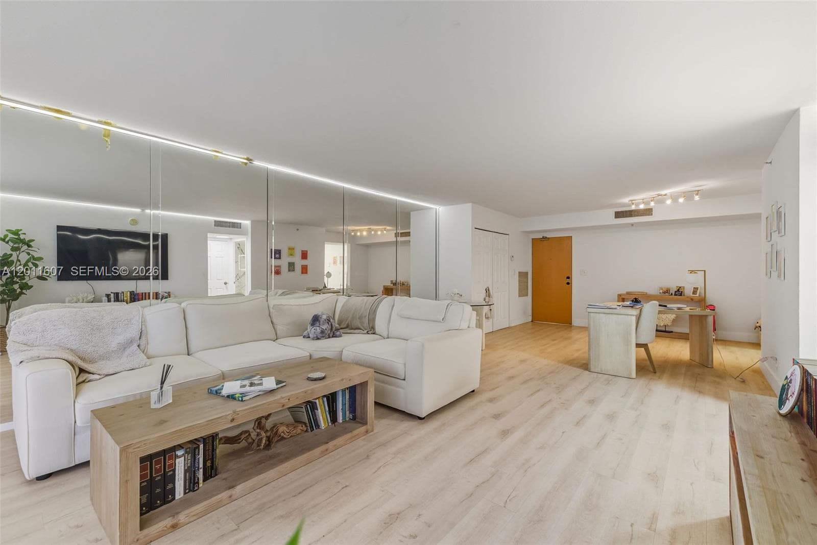9195 Collins Ave 404 photo 7
