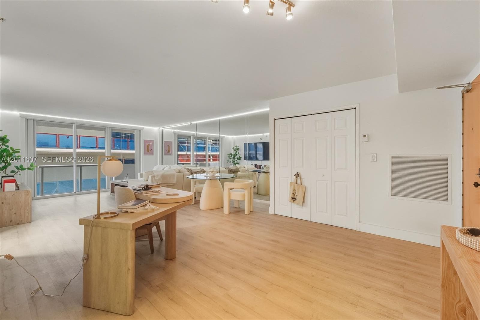 9195 Collins Ave 404 photo 4