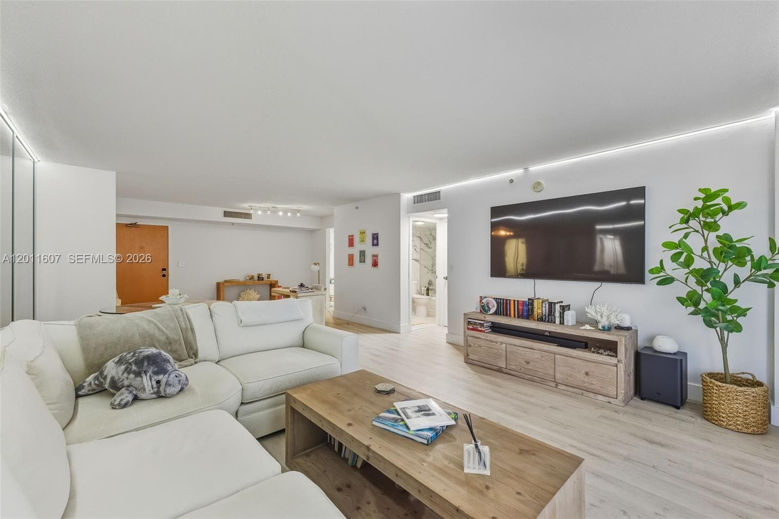 9195 Collins Ave 404 photo 8