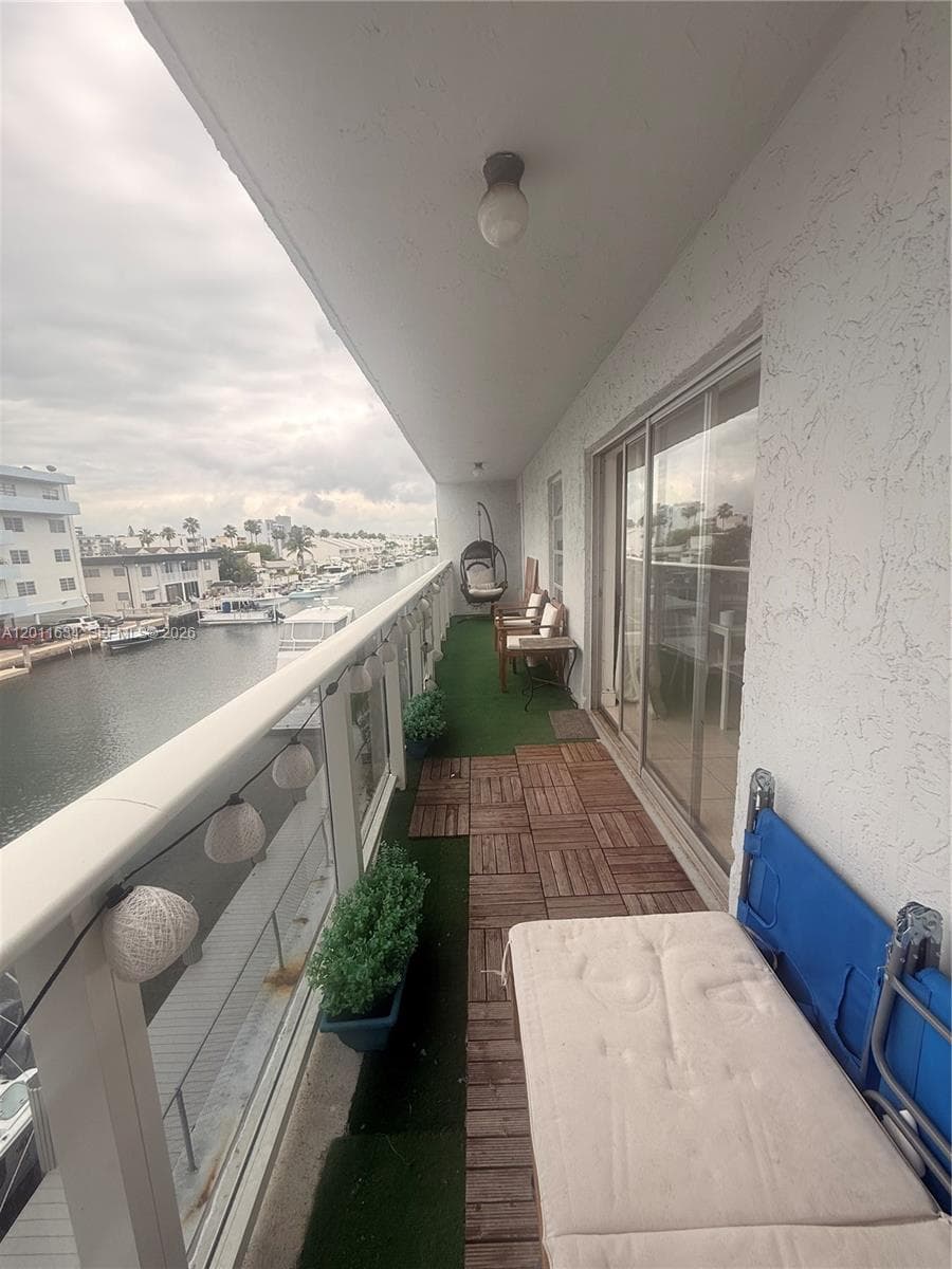 3868 169th St 305 photo 17