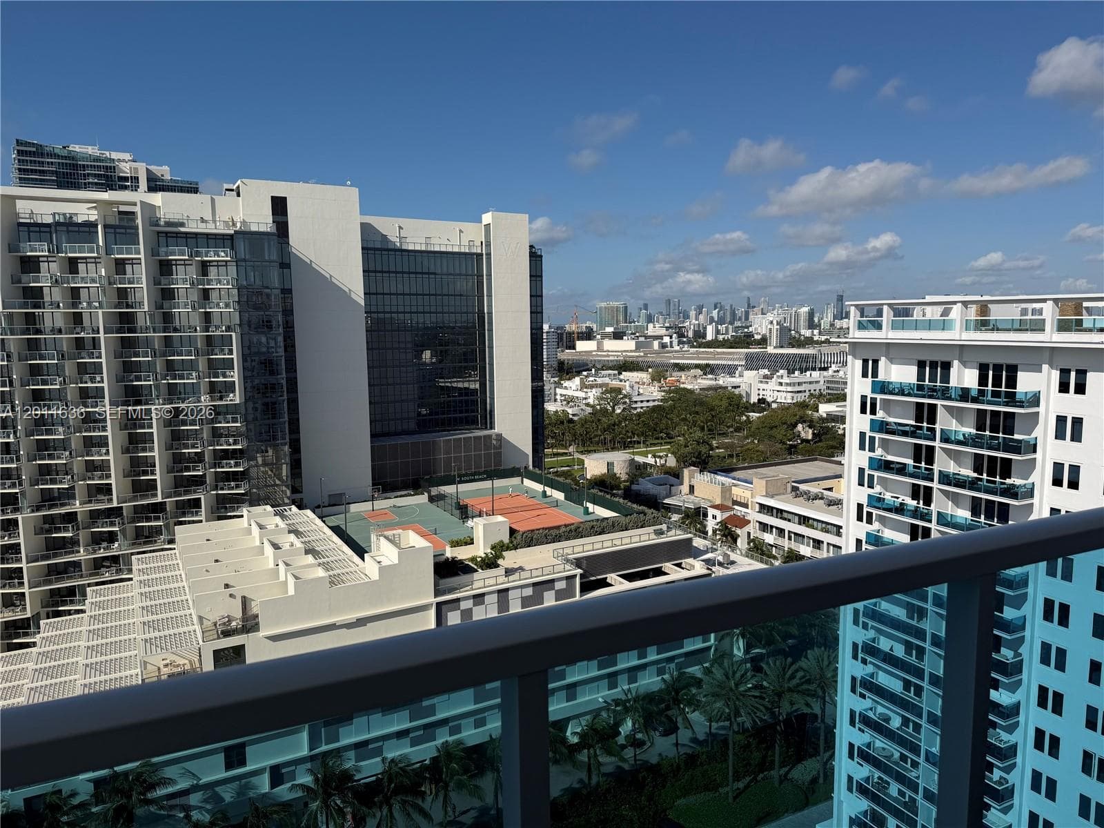 2301 Collins Ave PH5 photo 4