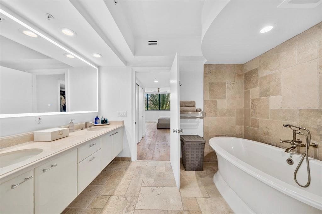 333 Las Olas Way 404 photo 17