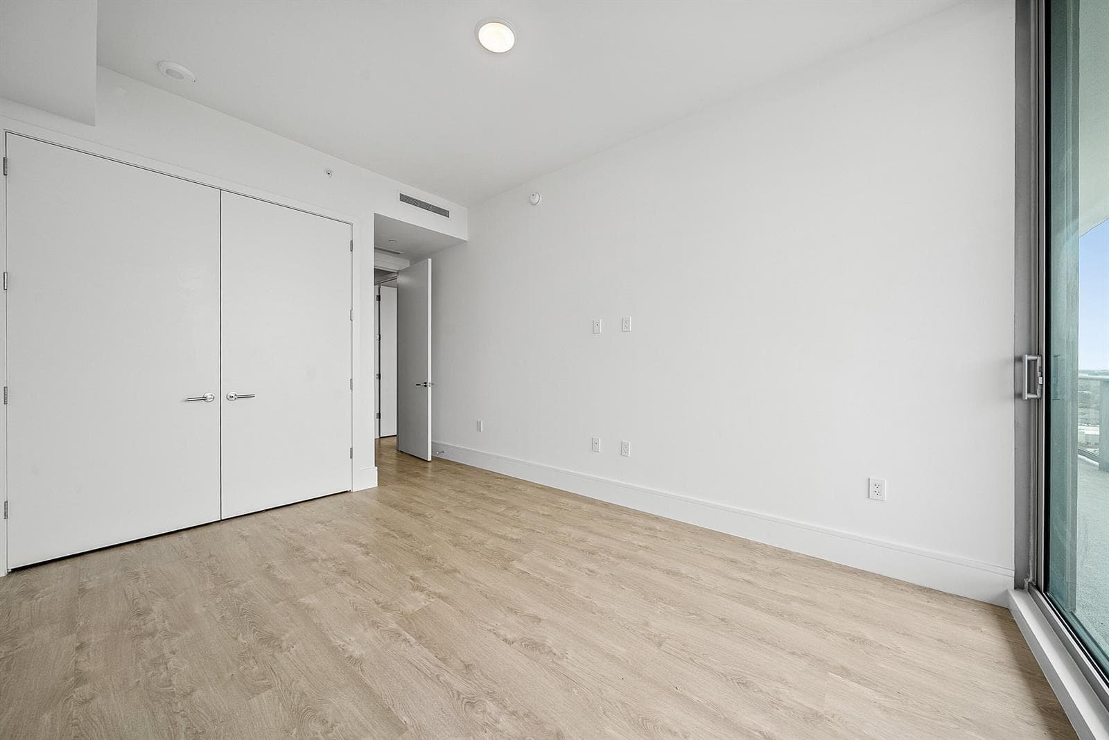 220 Lake Shore Drive 1508 photo 23