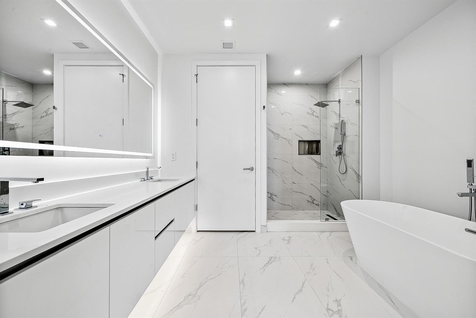 220 Lake Shore Drive 1508 photo 17