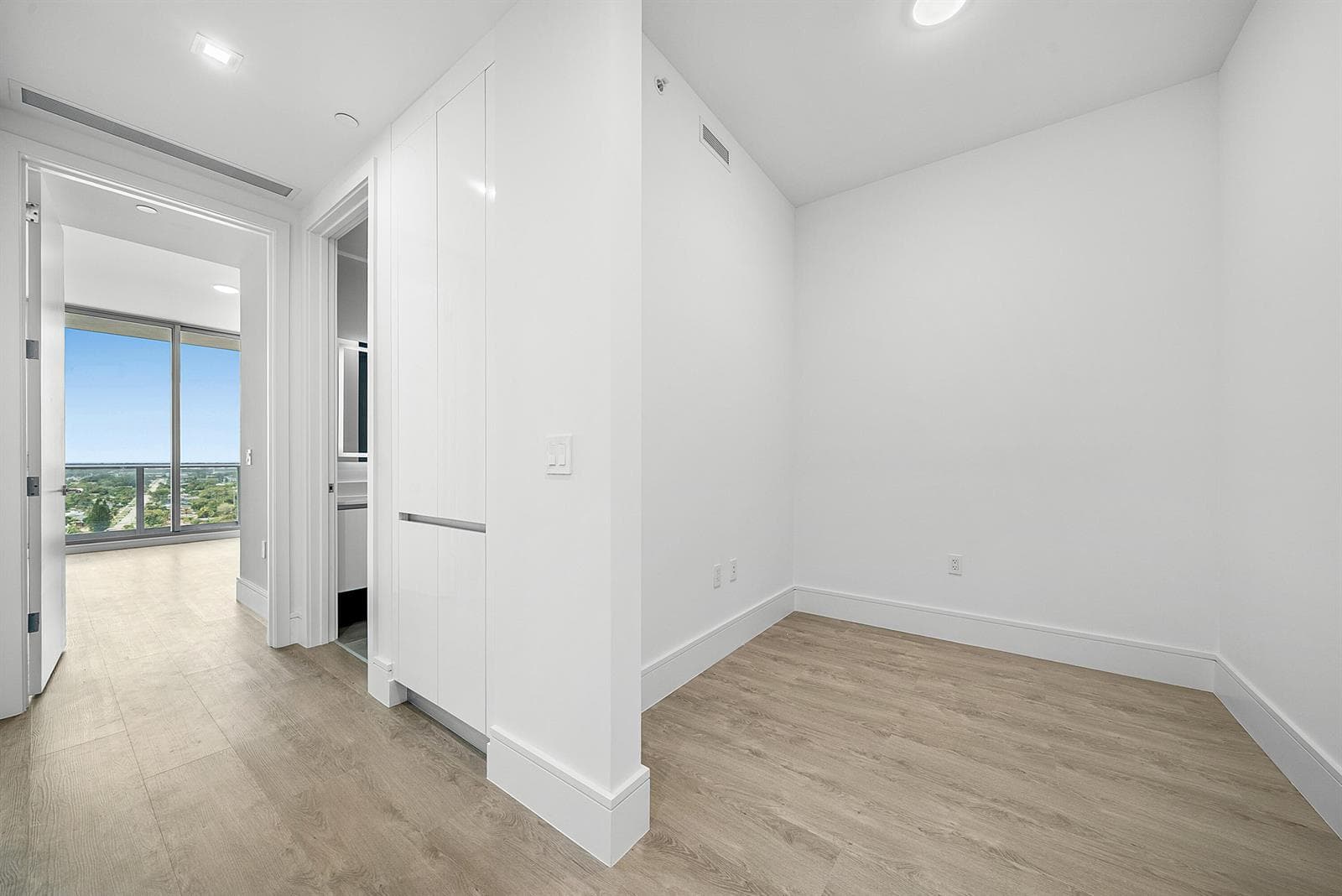 220 Lake Shore Drive 1508 photo 20