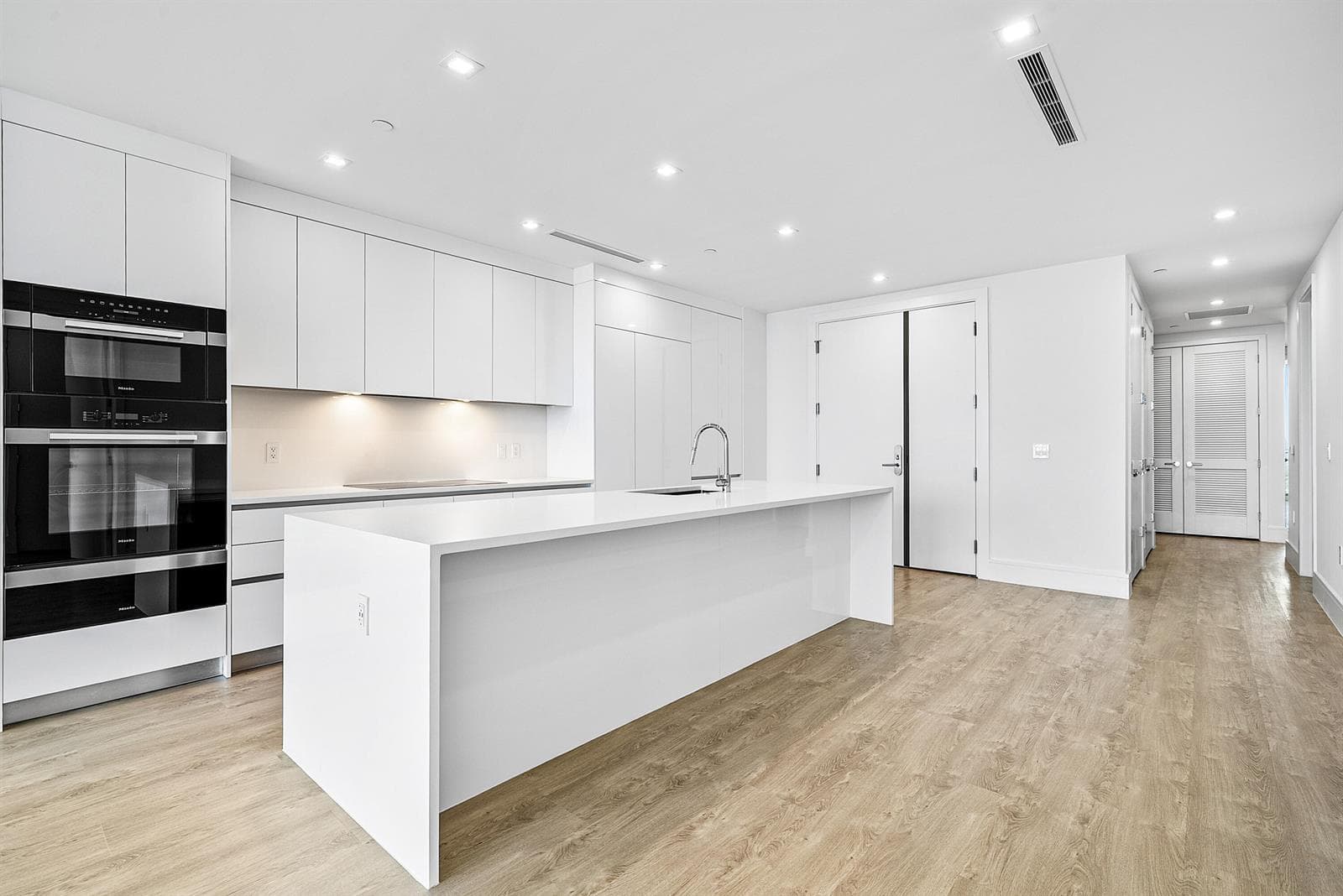 220 Lake Shore Drive 1508 photo 9