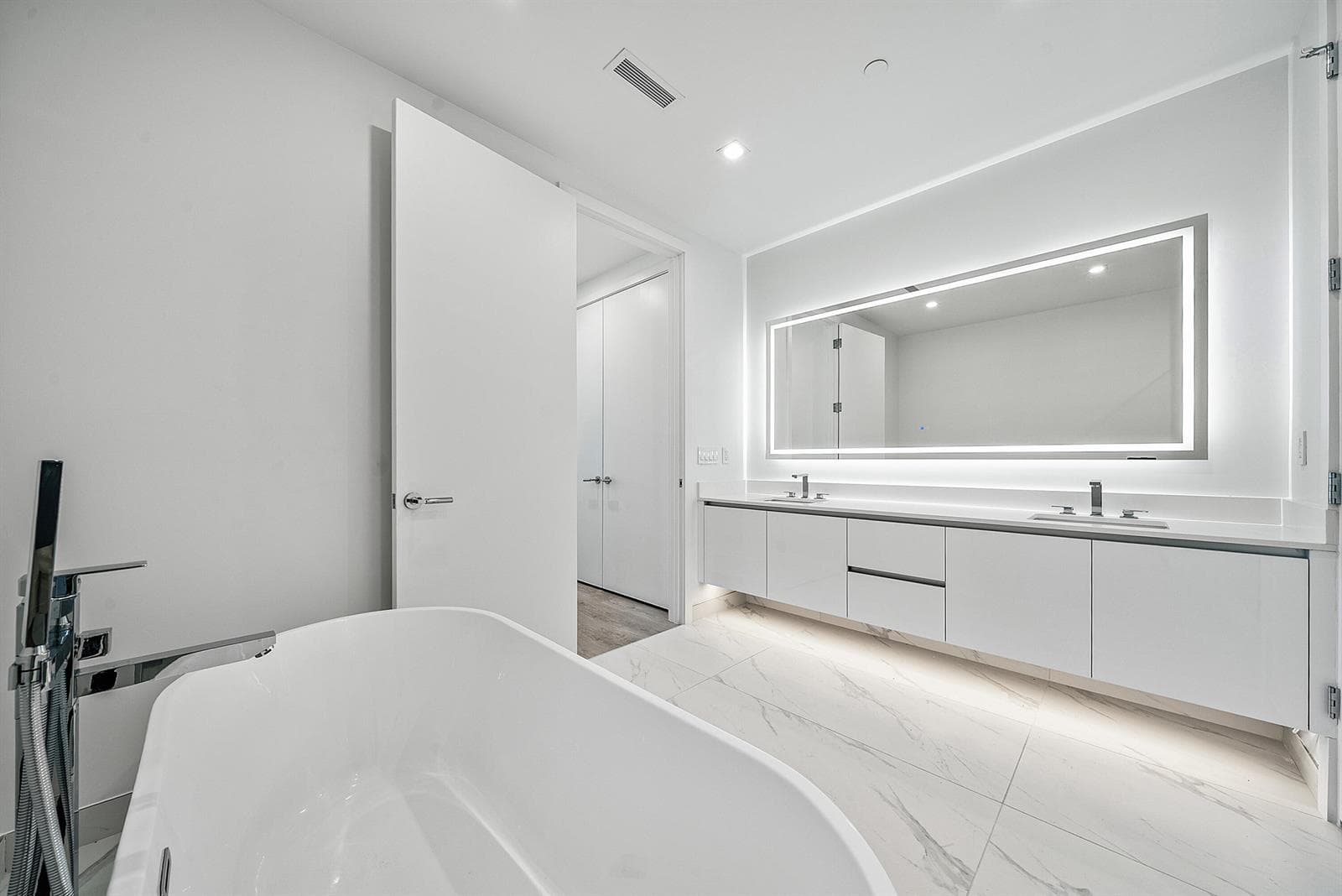 220 Lake Shore Drive 1508 photo 18