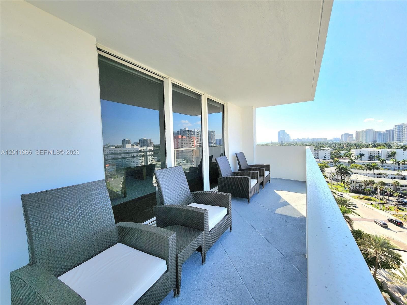 2030 Ocean Dr 1107 photo 2