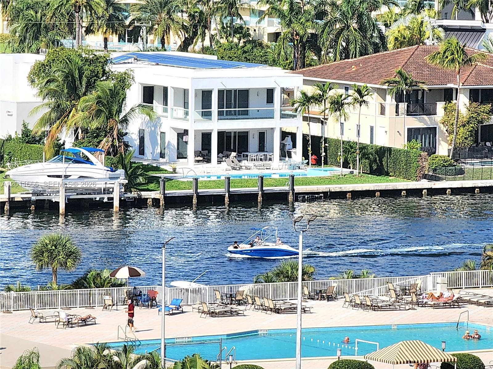 2030 Ocean Dr 1107 photo 3