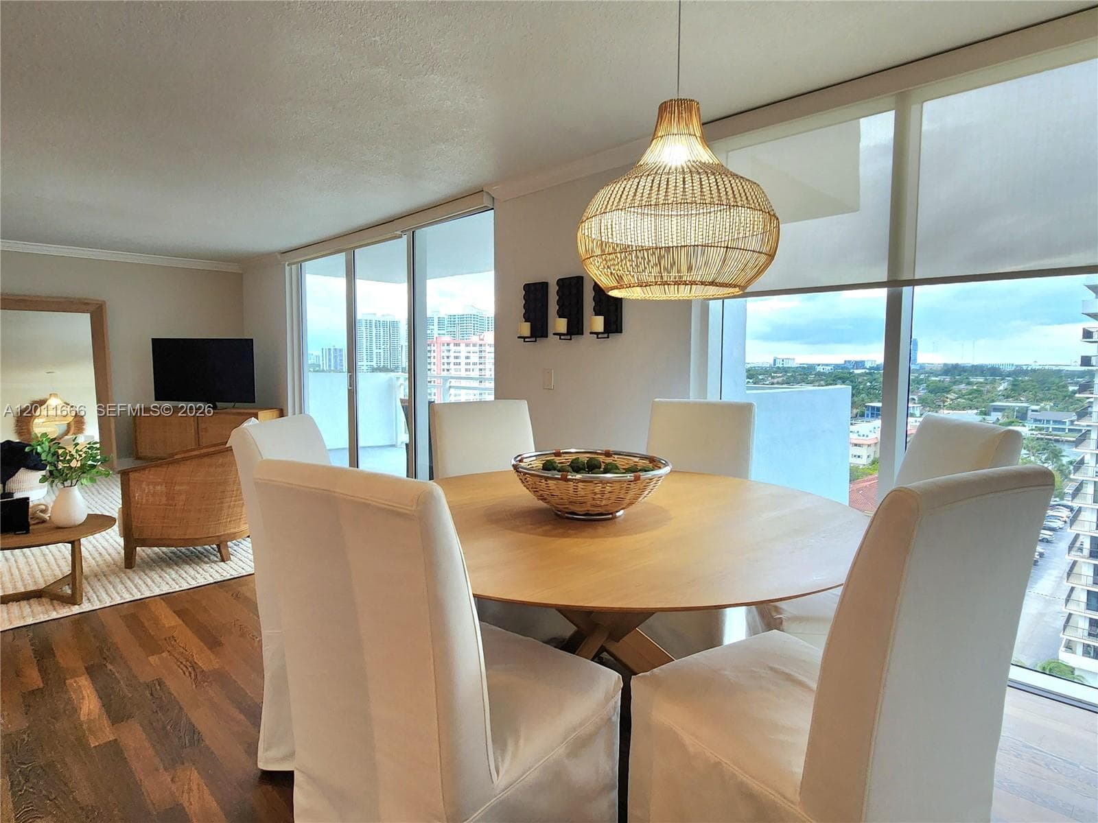 2030 Ocean Dr 1107 photo 8