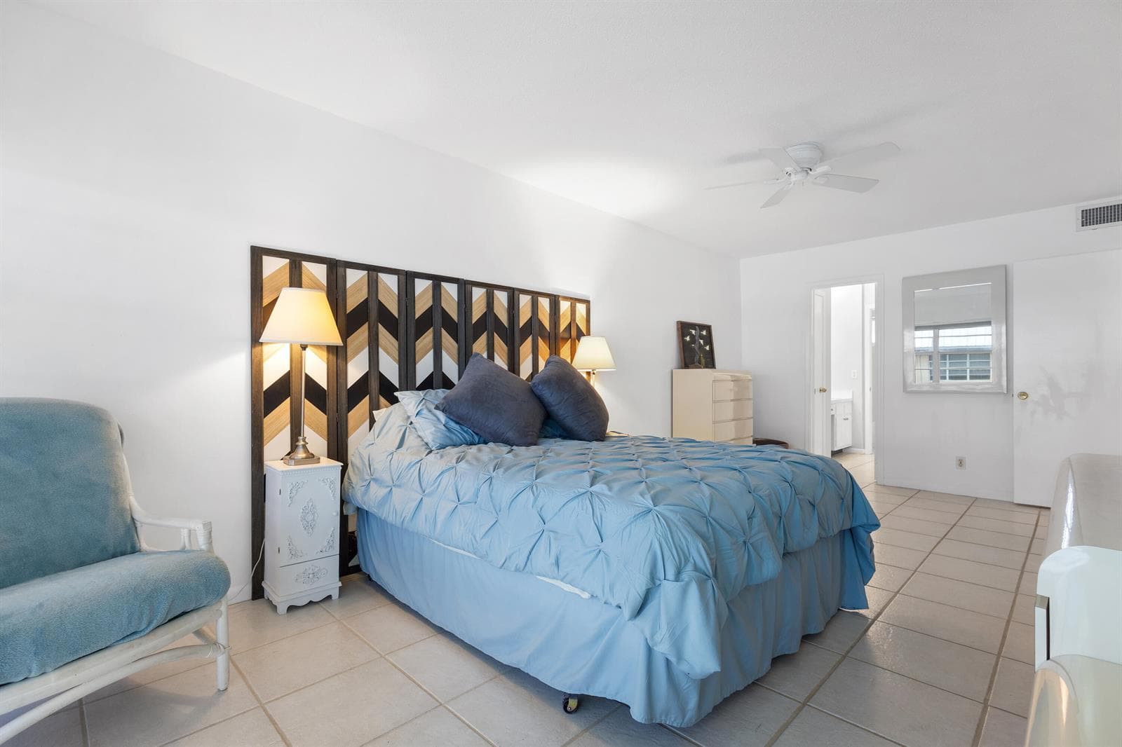 3851 N Ocean Boulevard Unit 404 photo 11