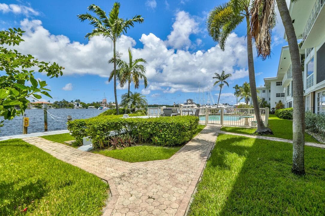 2727 Yacht Club Boulevard 2a photo 7