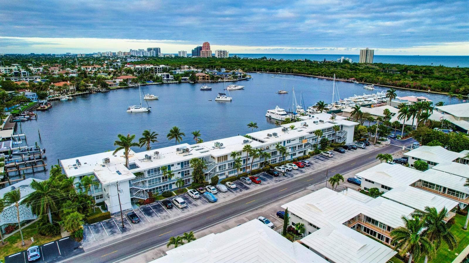 2727 Yacht Club Boulevard 2a photo 3
