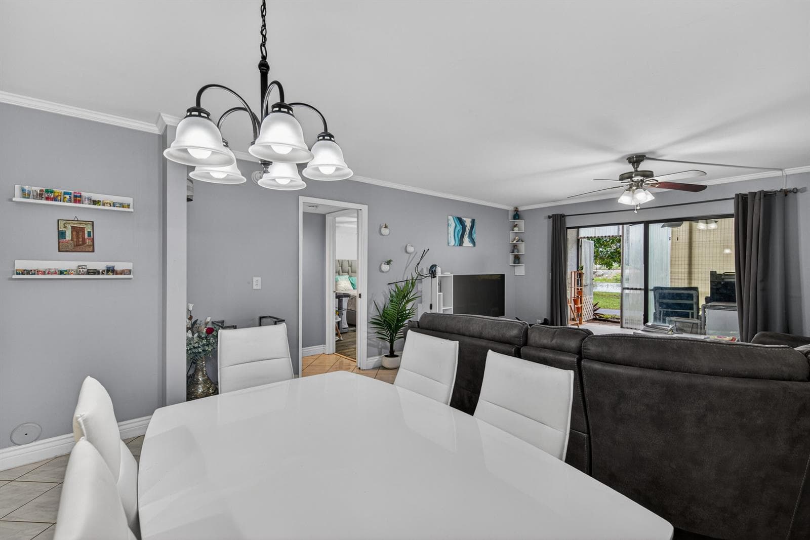 2200 S Cypress Bend Drive 101 photo 13