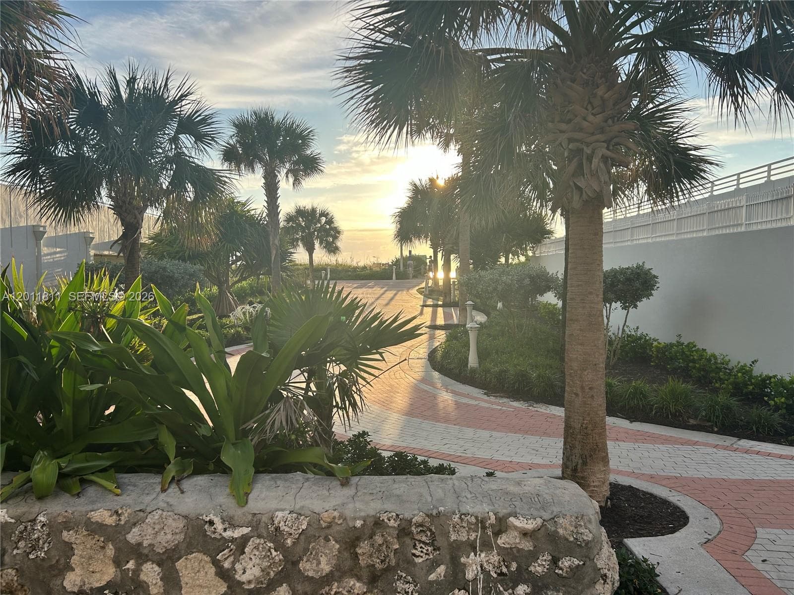 345 Ocean Dr 326 photo 23