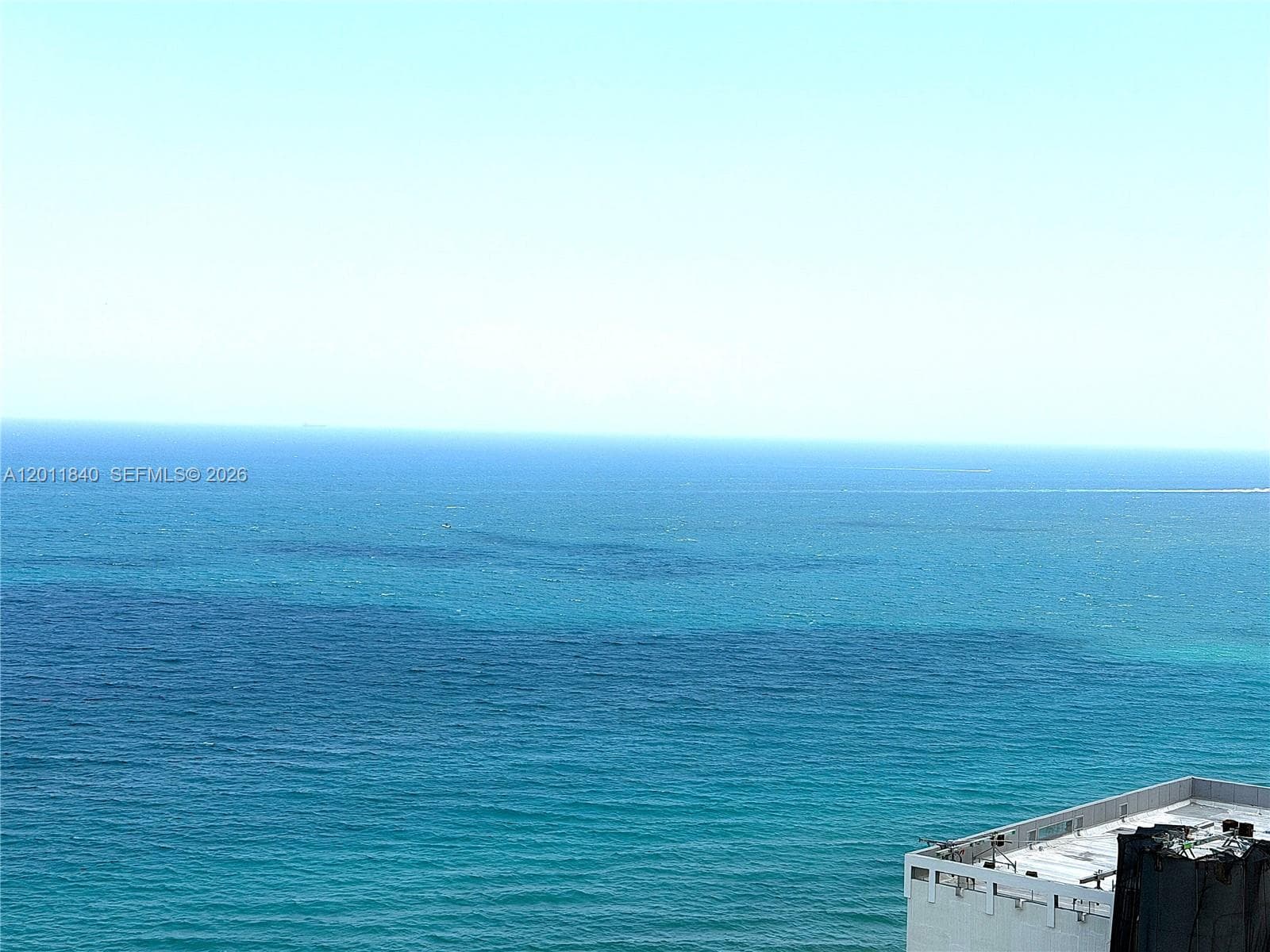 3140 Ocean Dr 2303 photo 2