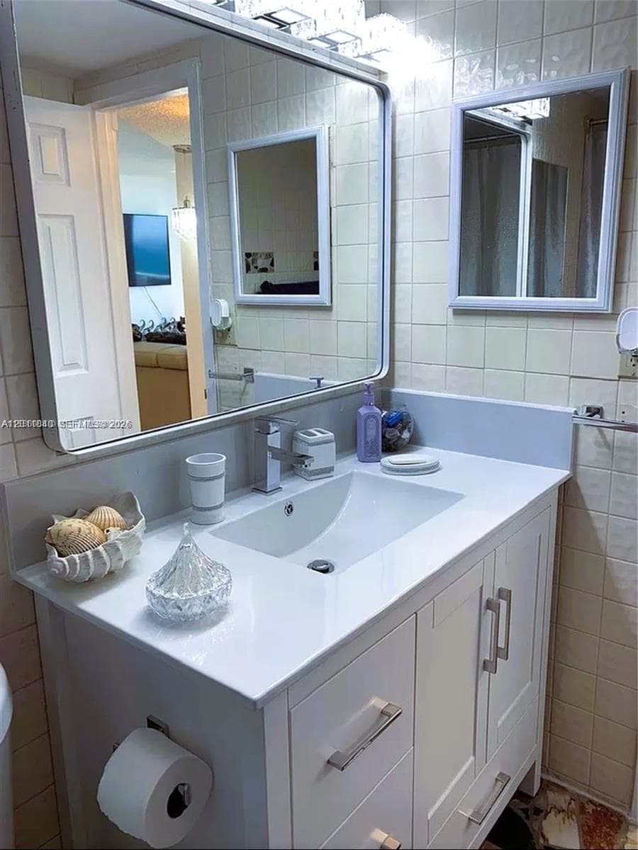 3140 Ocean Dr 2303 photo 8