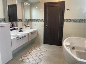 17555 Collins Avenue 806 photo 8