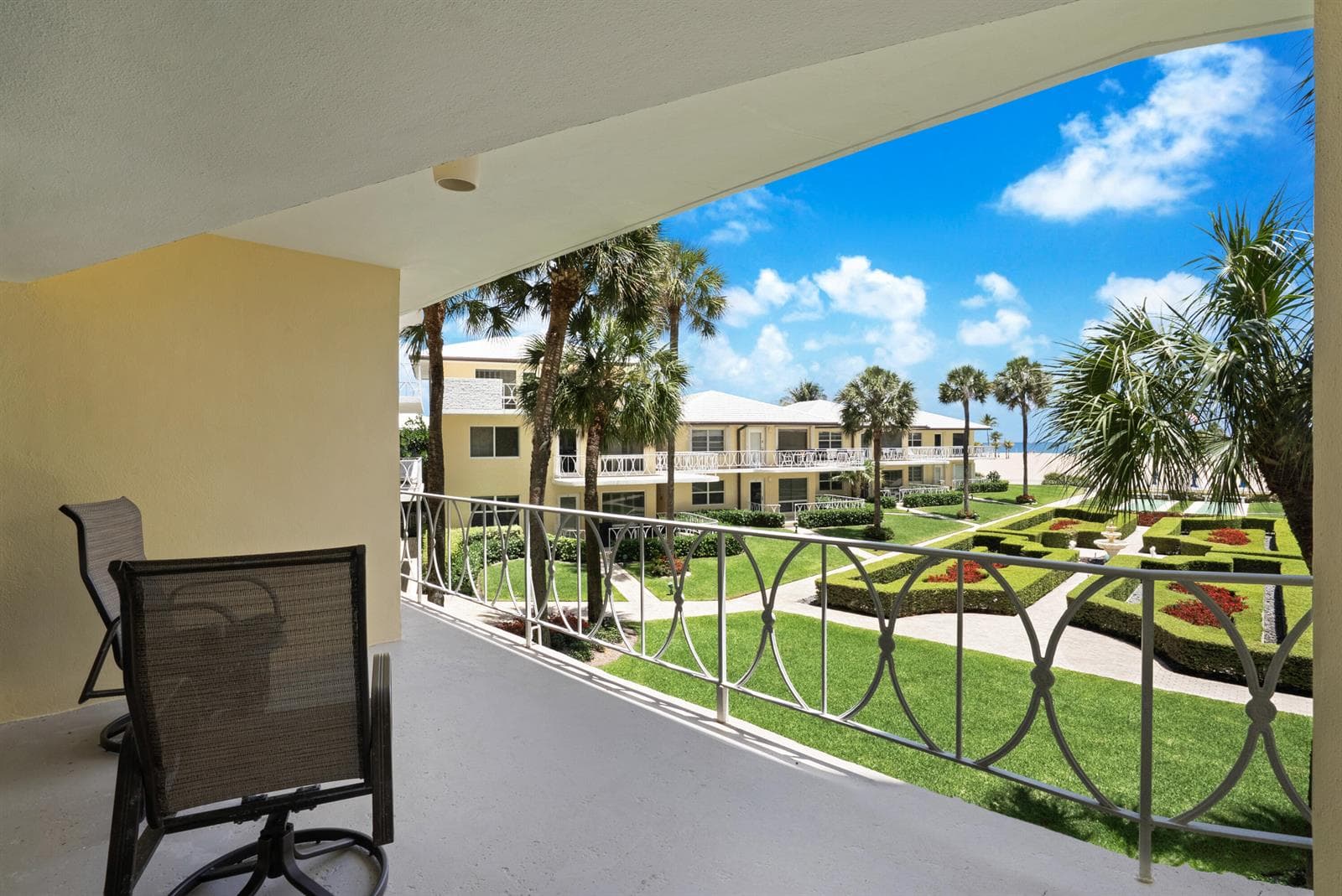 2000 S Ocean Lane 202 photo 2