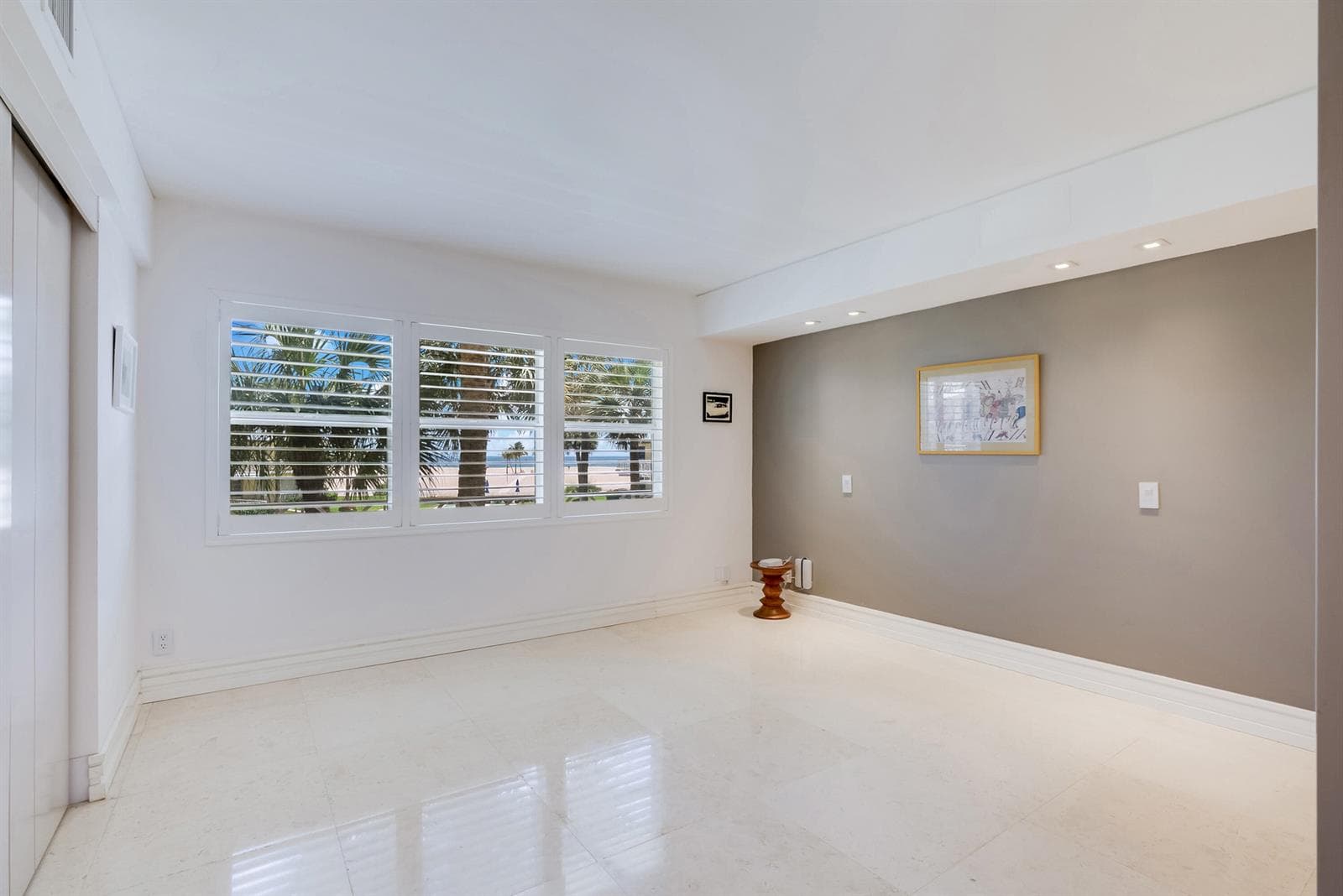 2000 S Ocean Lane 202 photo 3