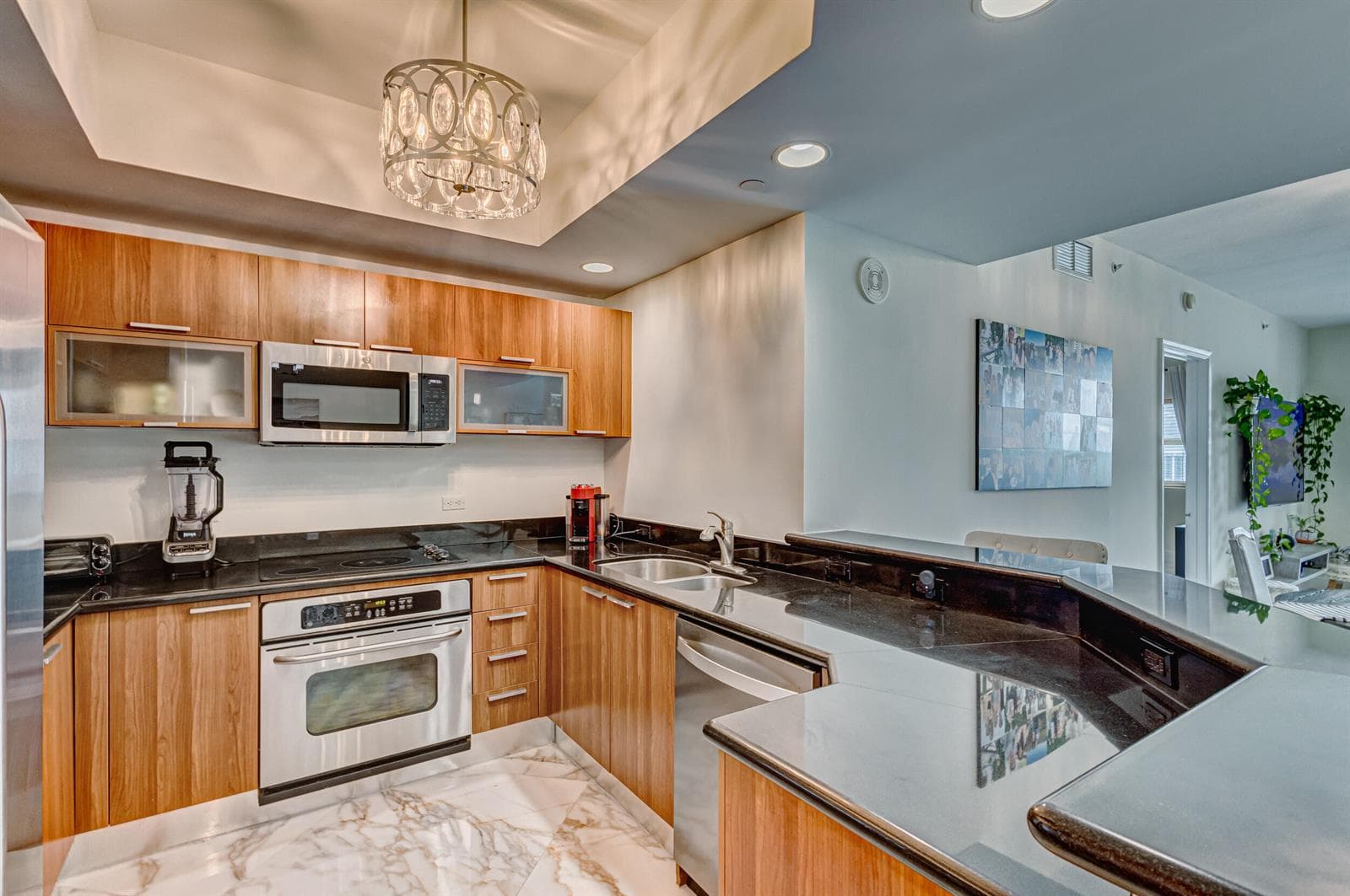 2640 Lake Shore Drive 2014 photo 2