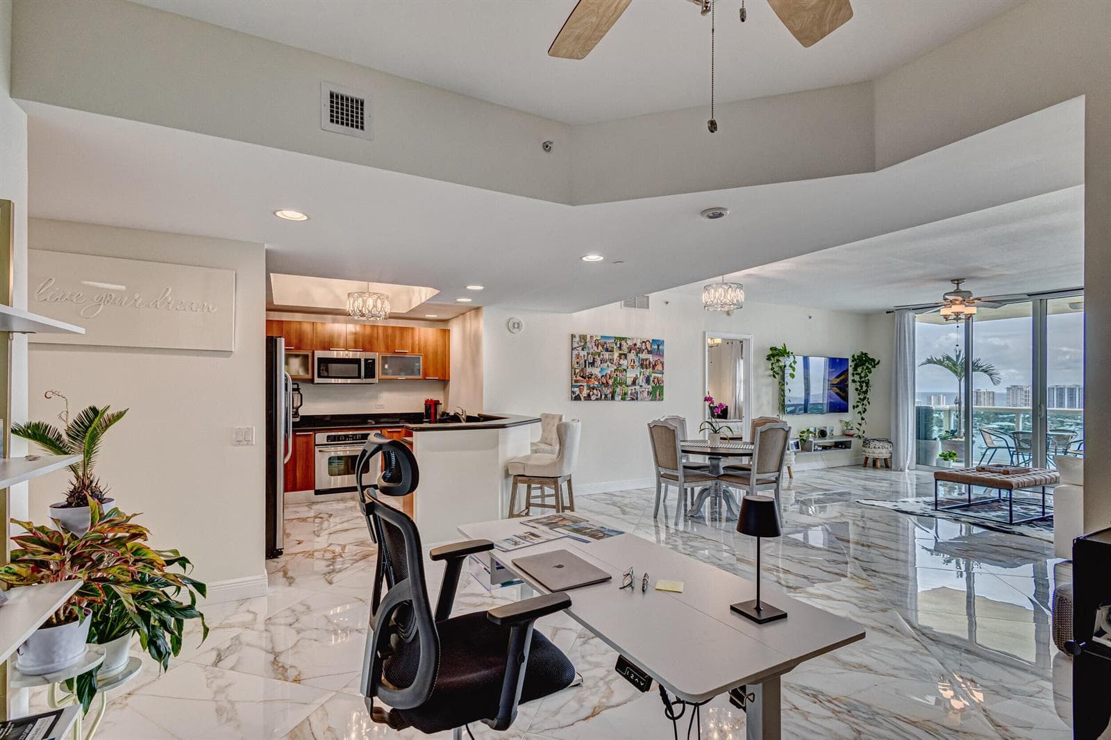 2640 Lake Shore Drive 2014 photo 13