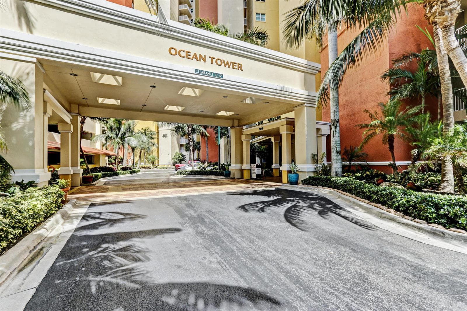 2640 Lake Shore Drive 2014 photo 12