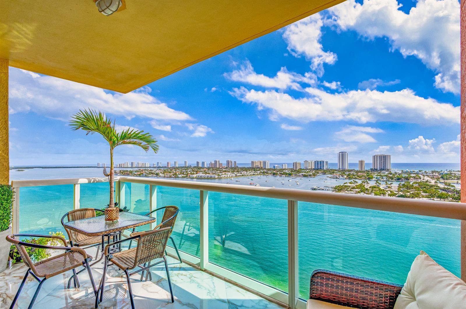 2640 Lake Shore Drive 2014 photo 1