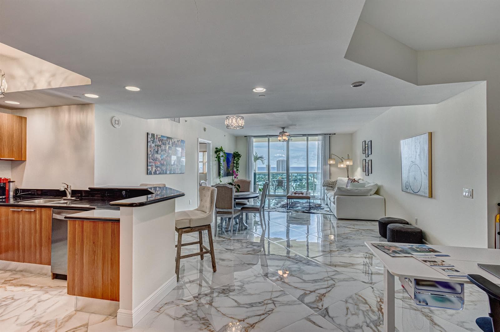 2640 Lake Shore Drive 2014 photo 9
